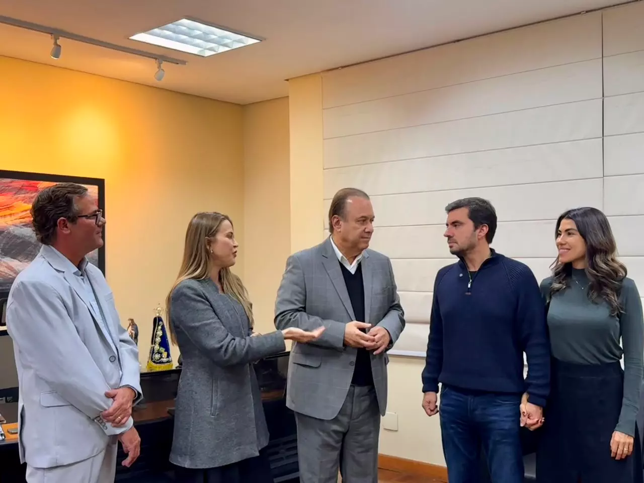 Vinicius Camarinha se reúne com secretário estadual da Saúde e garante serviço de Neurocirurgia do SUS em Marília